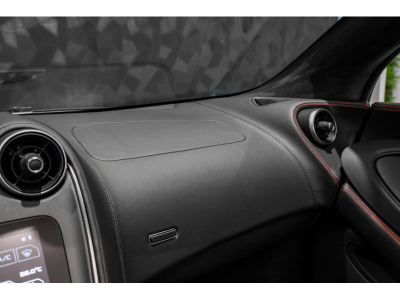 McLaren 570S Spider - FIRE BLACK