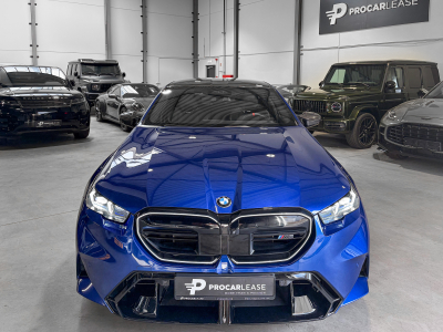 BMW M5 BMW M5 727 CH FACELIFT - M CARBON - BOWERS & WILKINS - PARK ASSISTANT PRO - CUIR MERINO - PANORAMIQUE**
