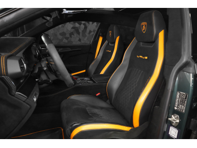Lamborghini Urus PERFORMANTE Akrapovic / VERDE LARES