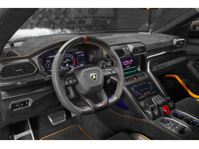 Lamborghini Urus PERFORMANTE Akrapovic / VERDE LARES