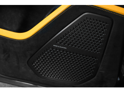 Lamborghini Urus PERFORMANTE Akrapovic / VERDE LARES
