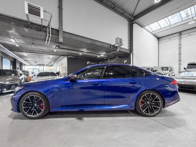 BMW M5 BMW M5 727 CH FACELIFT - M CARBON - BOWERS & WILKINS - PARK ASSISTANT PRO - CUIR MERINO - PANORAMIQUE**