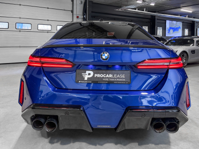 BMW M5 BMW M5 727 CH FACELIFT - M CARBON - BOWERS & WILKINS - PARK ASSISTANT PRO - CUIR MERINO - PANORAMIQUE**