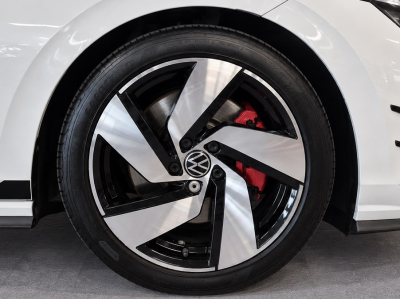 Volkswagen Golf GTI Golf 8 2.0 TSI 245 DSG PANO NAVI