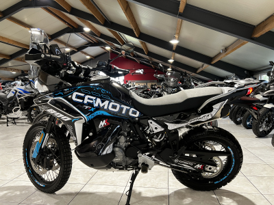 CF Moto 800 MT X Réplica