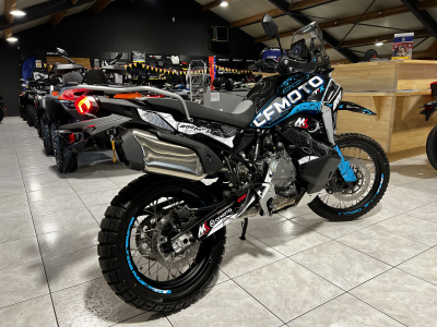 CF Moto 800 MT X Réplica