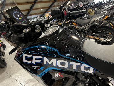 CF Moto 800 MT X Réplica