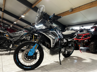 CF Moto 800 MT X Réplica