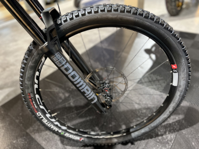 Fantic XMF 1.7 720Wh, M 29''-27,5'', freins 4 pistons, 90 Nm