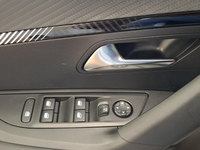 Peugeot 2008 1.2 Allure