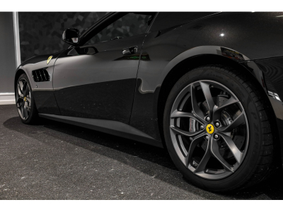Ferrari GTC4Lusso T V8 - NERO DAYTONA