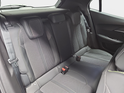 Peugeot 2008 1.2 Hybrid 145 E-DSC6 GT