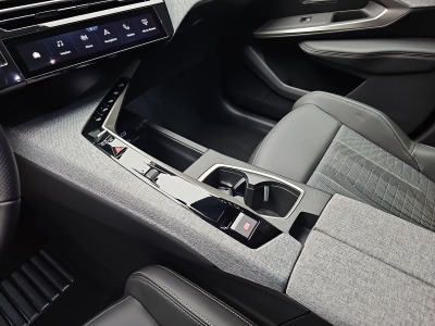 Peugeot 3008 1.2 Hybrid 145 E-DSC6 GT