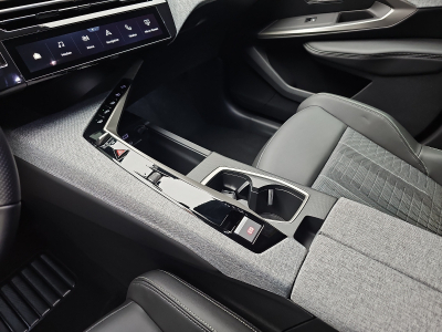 Peugeot 3008 1.2 Hybrid 145 E-DSC6 GT