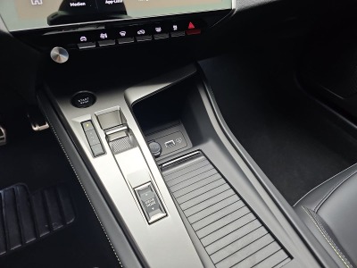 Peugeot 308 1.2 Hybrid e-DSC6 145 GT