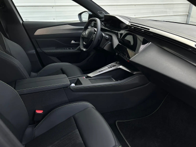 Peugeot 308 1.2 PureTech 145 e-DSC6 GT