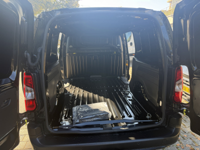 Fiat Doblo 130 AT AHK/Webasto/3  Sitzer