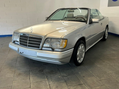 Mercedes-Benz E 320 AMG Line -  W124