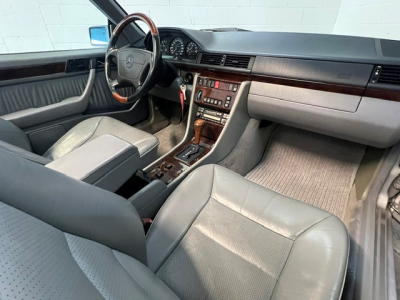 Mercedes-Benz E 320 AMG Line -  W124