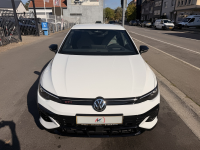 Volkswagen Golf GTI 300 Clubsport DSG