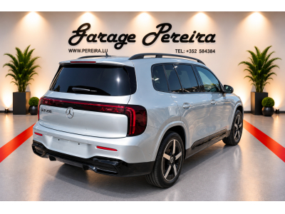 Mercedes-Benz GLB 200 AMG LINE AHK PANO CUIR NAVI 1 HAND