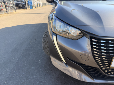 Peugeot 208 1.2 ALLURE PACK 100
