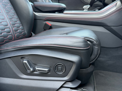 Audi RSQ8 performance 4.0 TFSI quattro