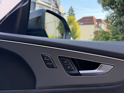 Audi RSQ8 performance 4.0 TFSI quattro