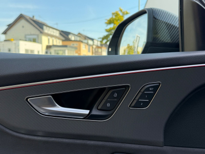 Audi RSQ8 performance 4.0 TFSI quattro