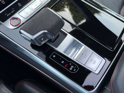 Audi RSQ8 performance 4.0 TFSI quattro