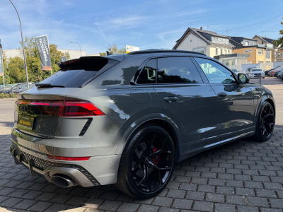 Audi RSQ8 performance 4.0 TFSI quattro