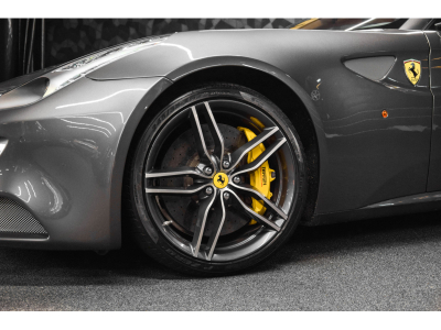 Ferrari FF V12 - GRIGIO SILVERSTONE