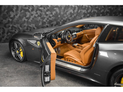 Ferrari FF V12 - GRIGIO SILVERSTONE