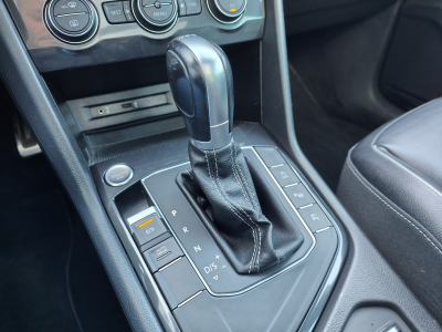 Volkswagen Tiguan 1.4 TSI R-LINE DSG CARPLAY GPS TOIT OUVRANT INTERIEUR CUIR