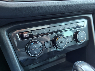 Volkswagen Tiguan 1.4 TSI R-LINE DSG CARPLAY GPS TOIT OUVRANT INTERIEUR CUIR