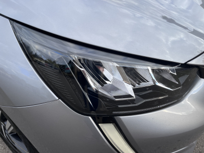 Peugeot 208 208 1.2i Automatique Allure 100cv iCockpit LED CarPlay