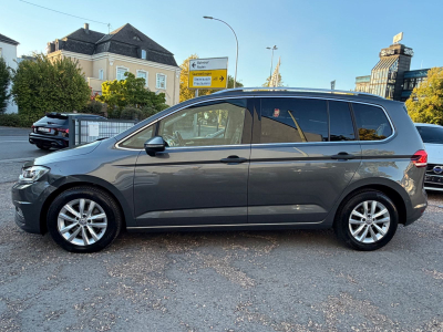 Volkswagen Touran 1.6 TDI DSG/Leder/Navi/Pano/Kamera/Voll