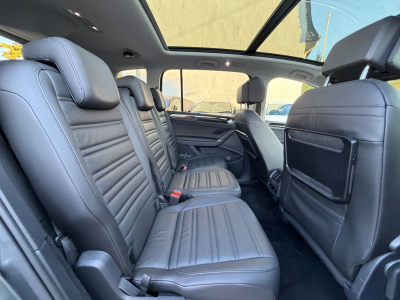 Volkswagen Touran 1.6 TDI DSG/Leder/Navi/Pano/Kamera/Voll