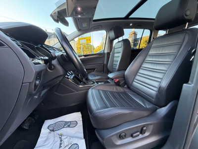 Volkswagen Touran 1.6 TDI DSG/Leder/Navi/Pano/Kamera/Voll