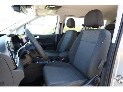 Ford Grand Tourneo 2.0 TDi 122 Auto Titanium