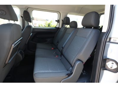 Ford Grand Tourneo 2.0 TDi 122 Auto Titanium