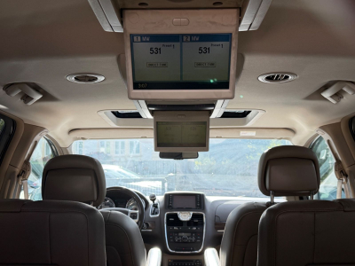 Lancia Voyager Gold/SD/7xSitzer/LEDER/DVD/KAMERA/VOLL