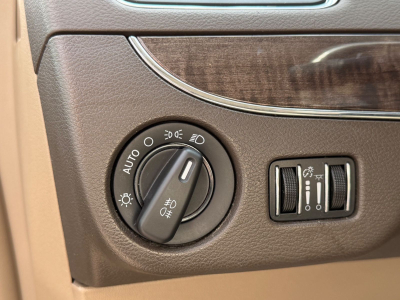Lancia Voyager Gold/SD/7xSitzer/LEDER/DVD/KAMERA/VOLL