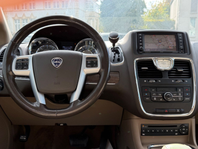 Lancia Voyager Gold/SD/7xSitzer/LEDER/DVD/KAMERA/VOLL