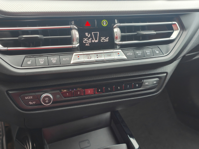 BMW 118 118iA PACK M SIEGES M CARPLAY GPS BLUETOOTH