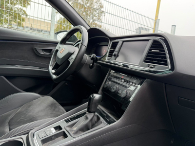 Seat Leon ST Cupra 300 4Drive / Pano /