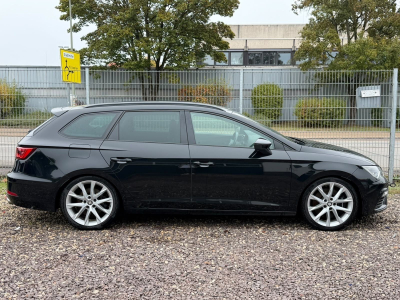 Seat Leon ST Cupra 300 4Drive / Pano /