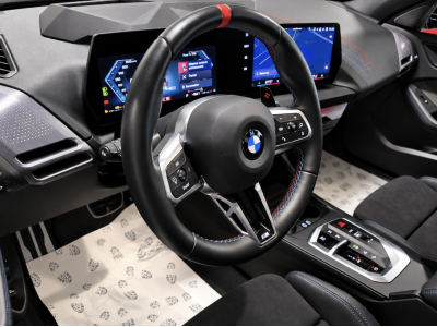 BMW M135 i XDRIVE M SPORT PRO new model HEAD UP HARMAN KARDON PANO CUIR NAVI