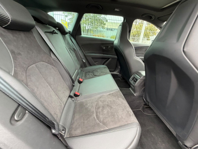 Seat Leon ST Cupra 300 4Drive / Pano /