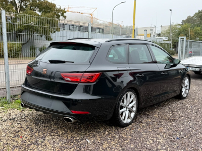 Seat Leon ST Cupra 300 4Drive / Pano /